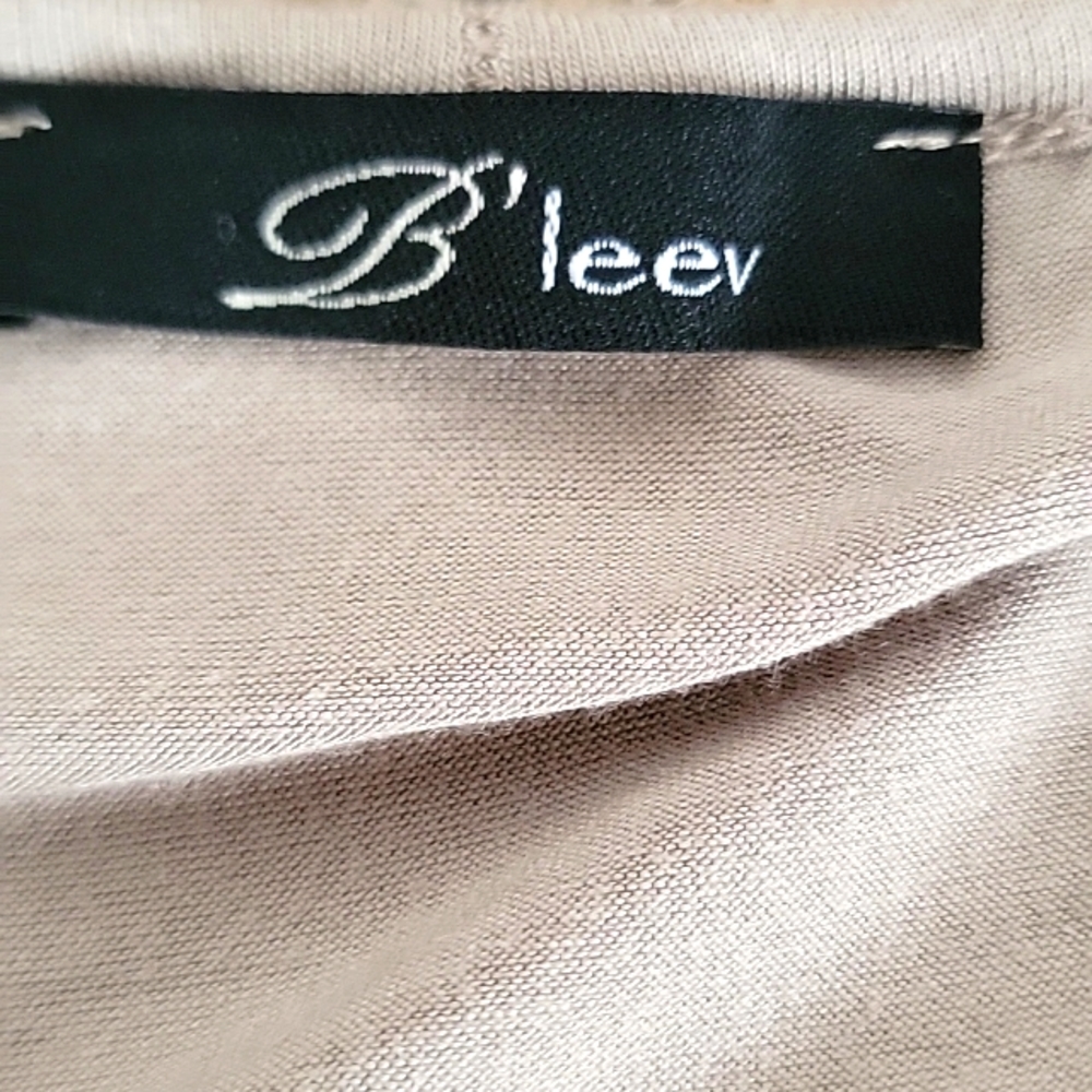 B'LEEV TOP SIZE MEDIUM - Picture 3 of 4